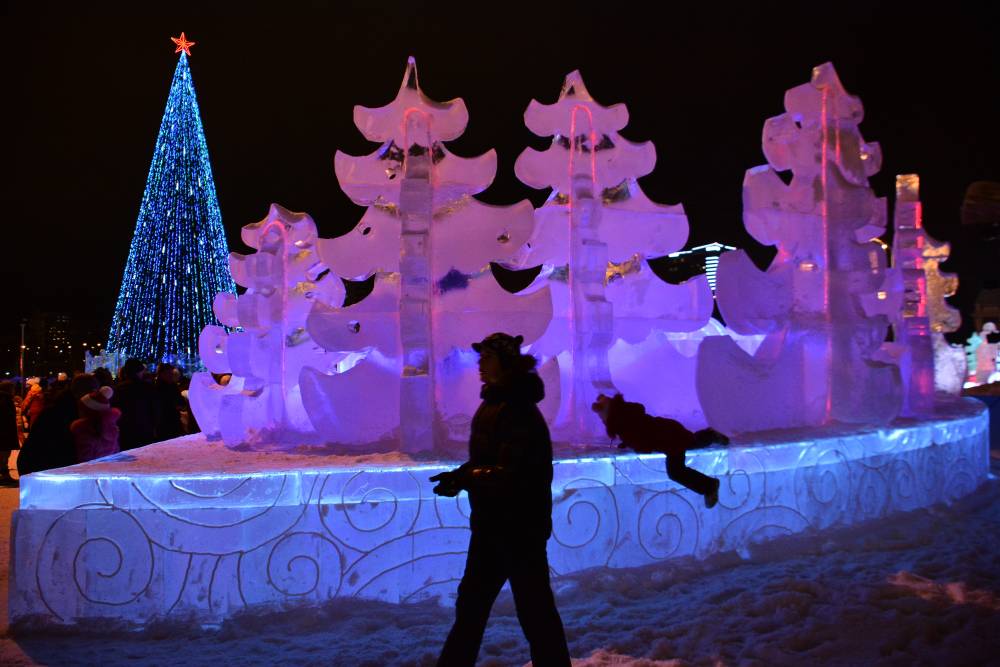 Пермь начали украшать к Новому году 