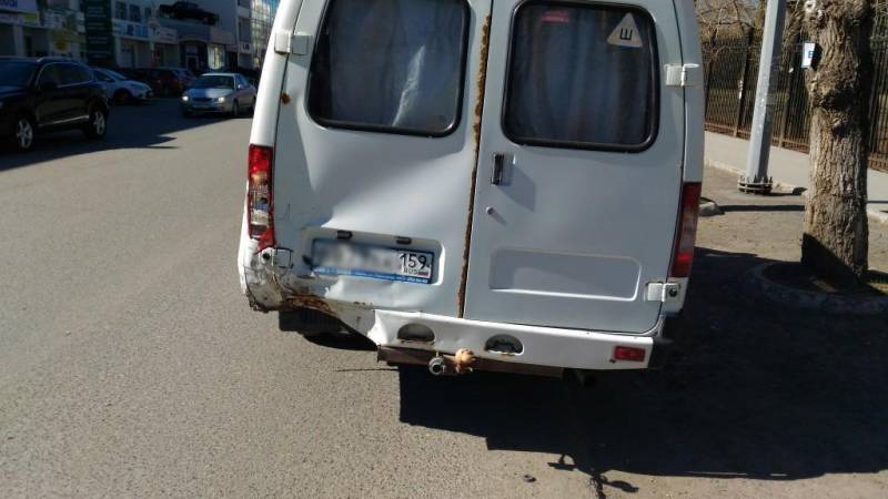 ​В Перми в ДТП с микроавтобусом пострадали два человека 