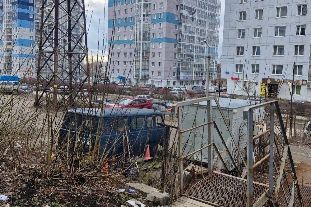 ​В Индустриальном районе Перми снесут самовольные деревянные строения и демонтируют автостоянку