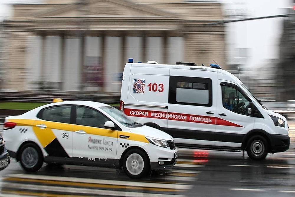 ​«Единая Россия» предложила особые тарифы в такси для врачей и бесплатные звонки в ковид-центры