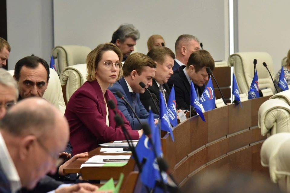 Шагая на страницы истории. ​Депутаты краевого Заксобрания оценили поправки в Конституцию РФ