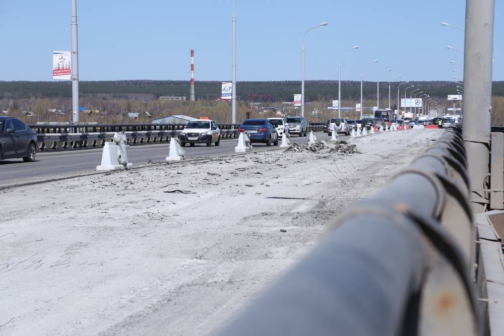 В Перми у Коммунального моста наблюдалась масштабная автомобильная пробка 