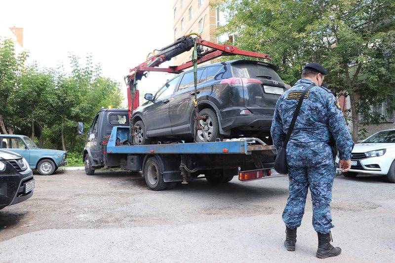 ​В Мотовилихинском районе Перми должники за тепло лишились своих автомобилей