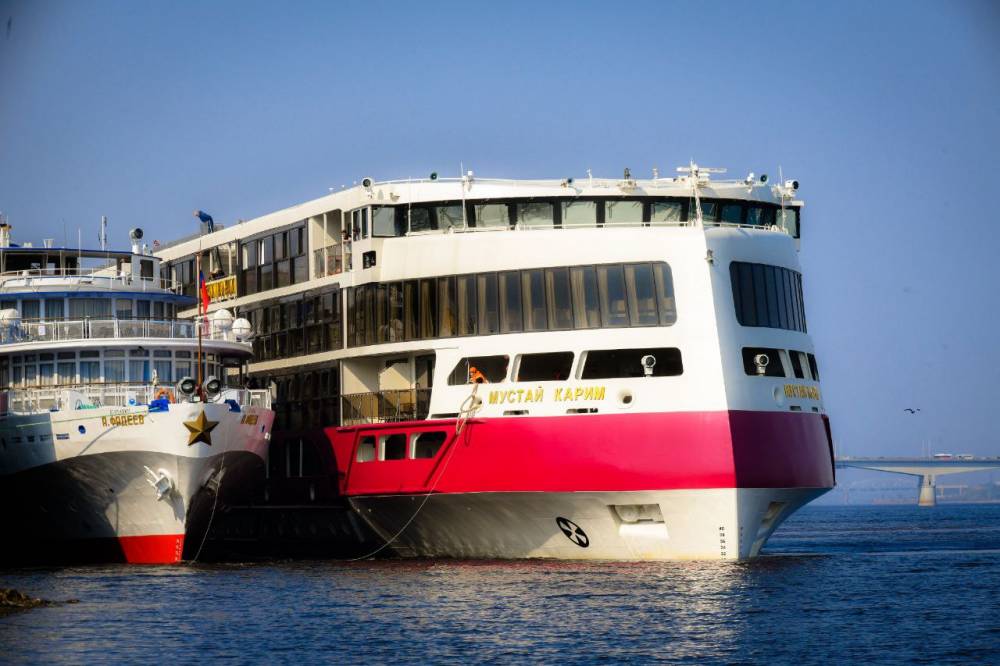 В Пермь впервые прибыл теплоход «Мустай Карим»