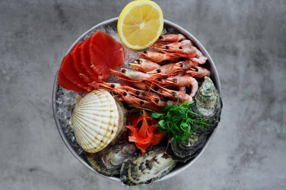 Попробовать море на вкус: в центре Перми открылось заведение MEDUZA Seafood&Wine
