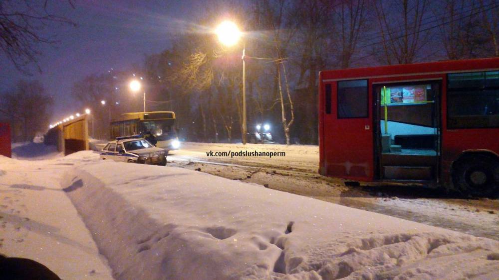 ​В Перми в ДТП столкнулись машина Росгвардии и автобус