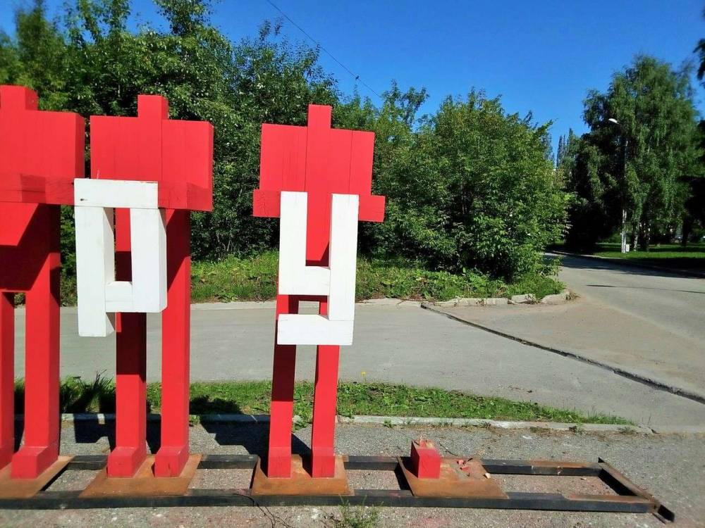 В Перми неизвестные украли двух «красных человечков» из арт-объекта «Слава труду»
