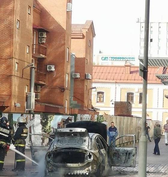 Возле ЖК «Астра» в центре Перми сгорела машина