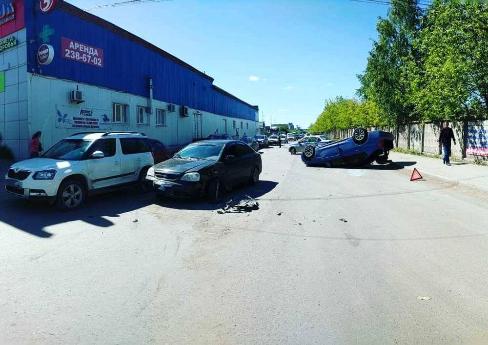 ​В массовом ДТП в Перми пострадали водитель BMW и шестилетний ребенок