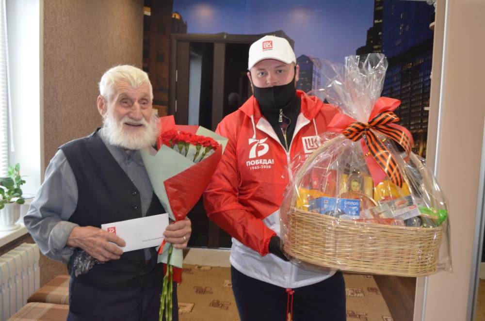 Три тысячи ветеранов Прикамья в канун Дня Победы получат подарки от нефтяников