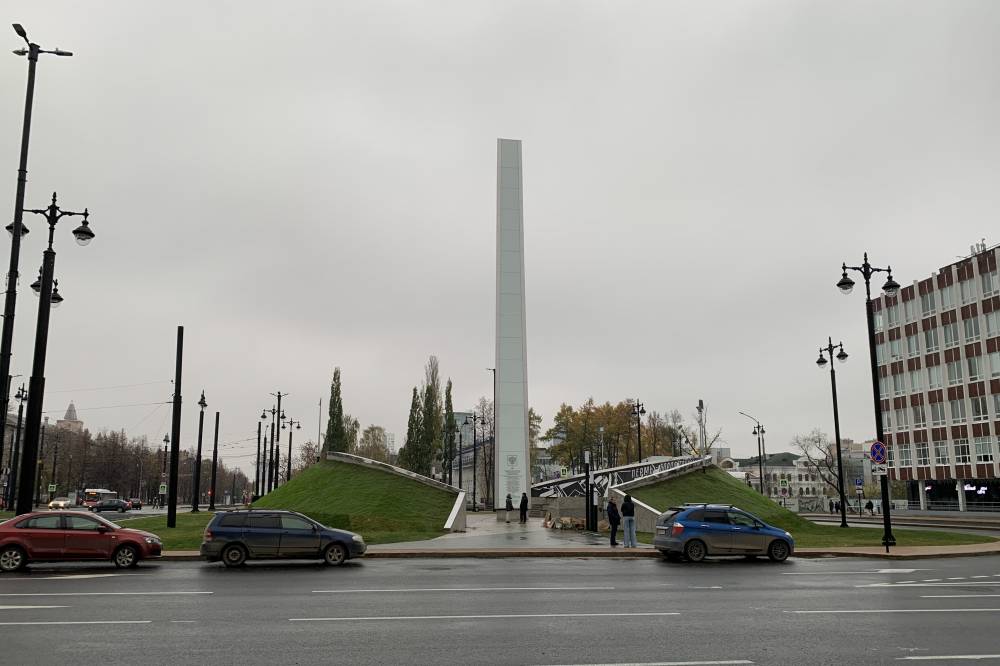 Завершена установка стелы «Пермь – город трудовой доблести»