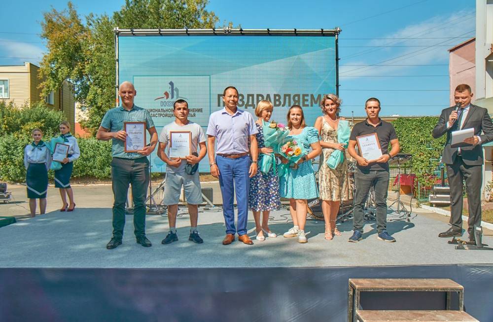​Сотрудникам СПК вручены награды к Дню строителя
