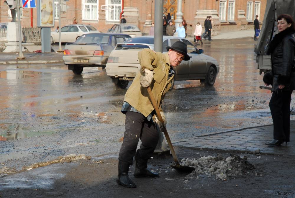 «Сверю с отчетами»: глава Перми проверит качество уборки городских улиц