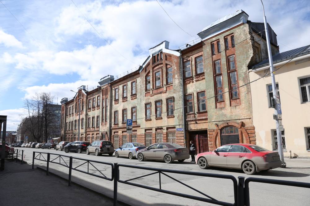 Власти ведут переговоры с инвесторами о реконструкции памятника архитектуры на ул. Пермской