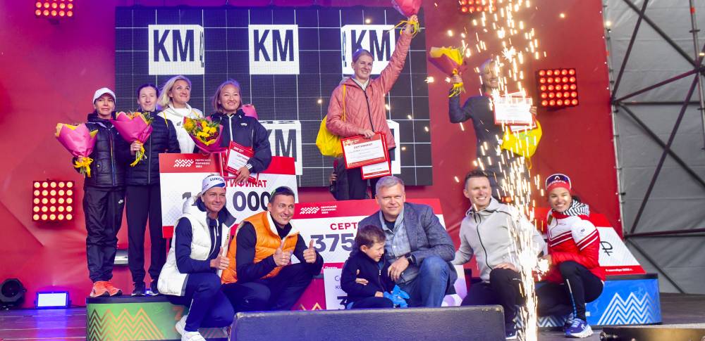 Глава Перми Алексей Дёмкин наградил победителей марафона
