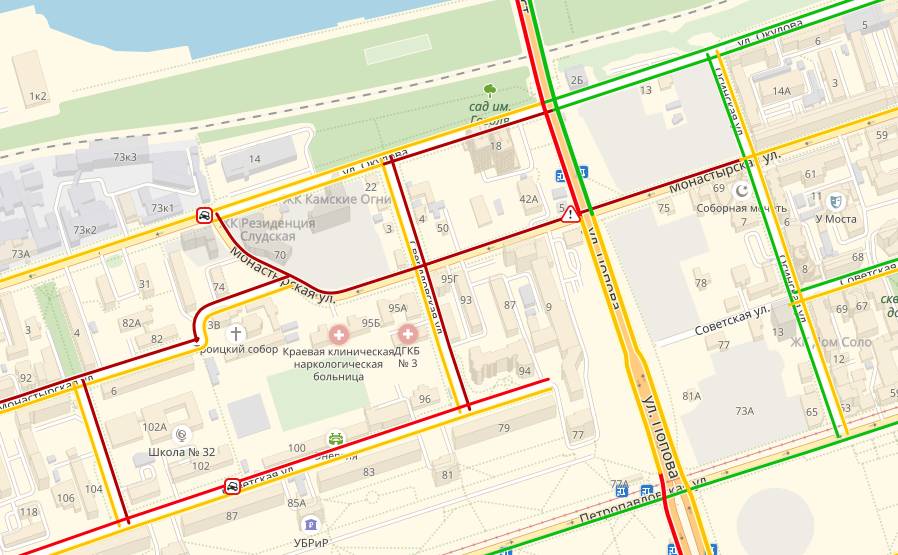 Из-за пожара в центре Перми перекрыли движение 