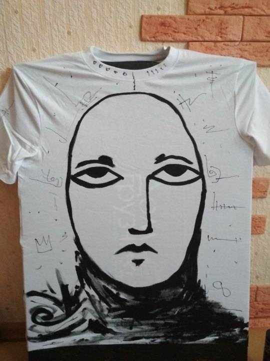 Пермский художник Sad Face выпустил серию футболок с печальным лицом