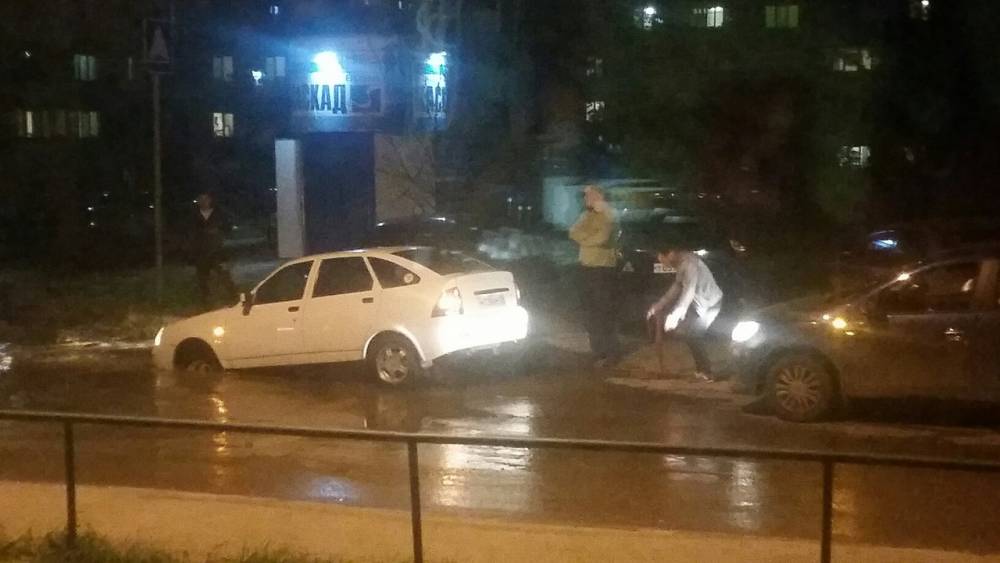 ​В Перми из-за аварии на водопроводе затопило улицу Коминтерна 