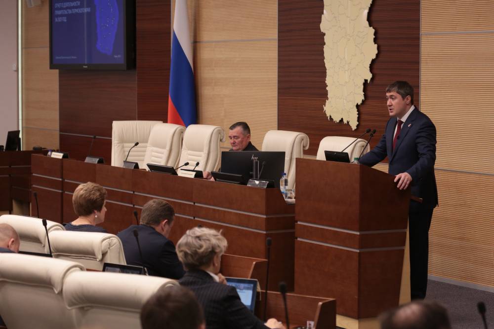 ​Спикер краевого парламента Валерий Сухих рассказал о главных вопросах пленарного заседания