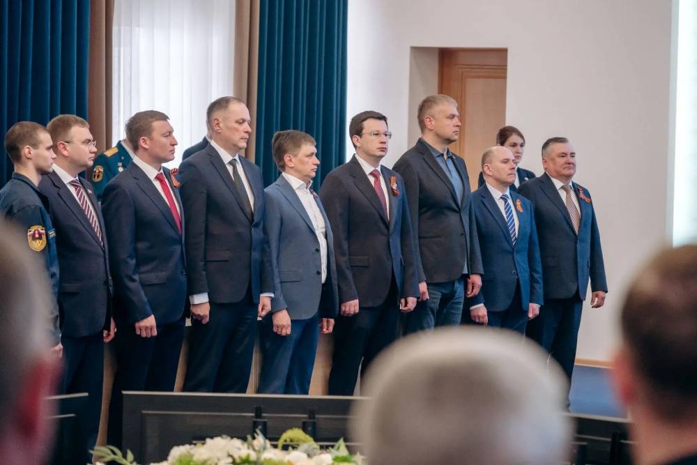 ​Мужество, проверенное делом: в Пермском крае наградили сотрудников МЧС 