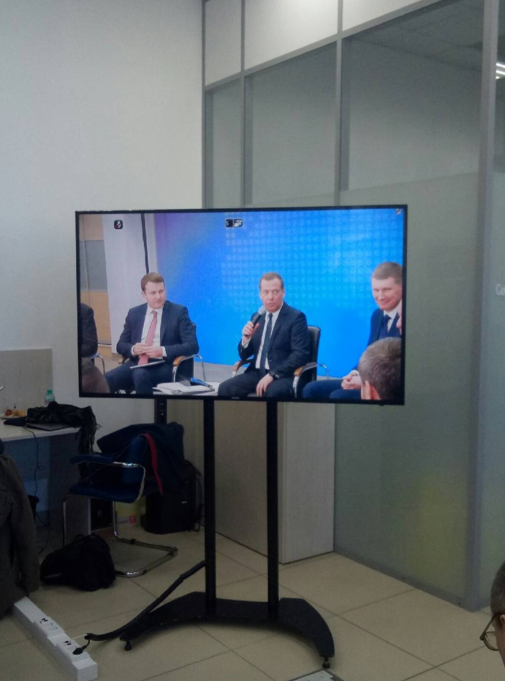 Очевидцы сняли кортеж премьера Дмитрия Медведева в Перми
