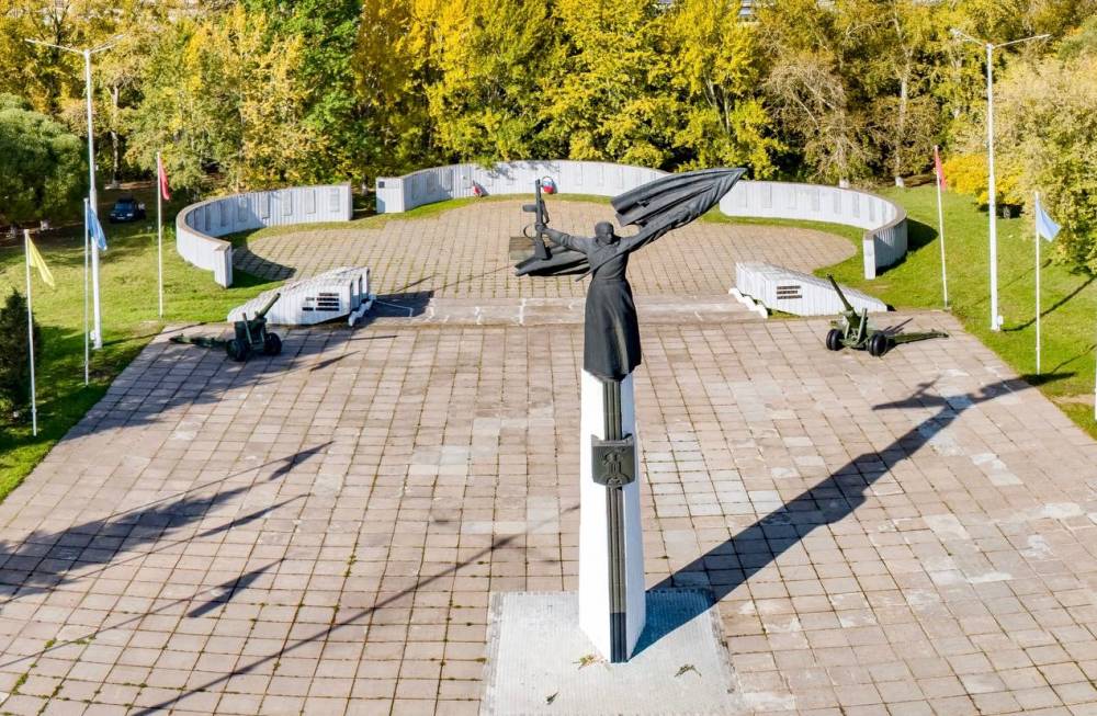 ​Памятник рабочим Мотовилихинских заводов сменил собственника
