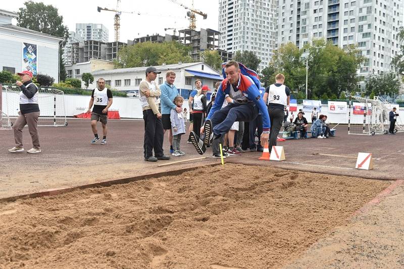 300 спортсменов-инвалидов приняли участие в легкоатлетическом этапе Парафестиваля