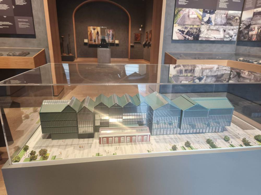 Пермские деревянные боги размещены на верхнем этаже новой галереи