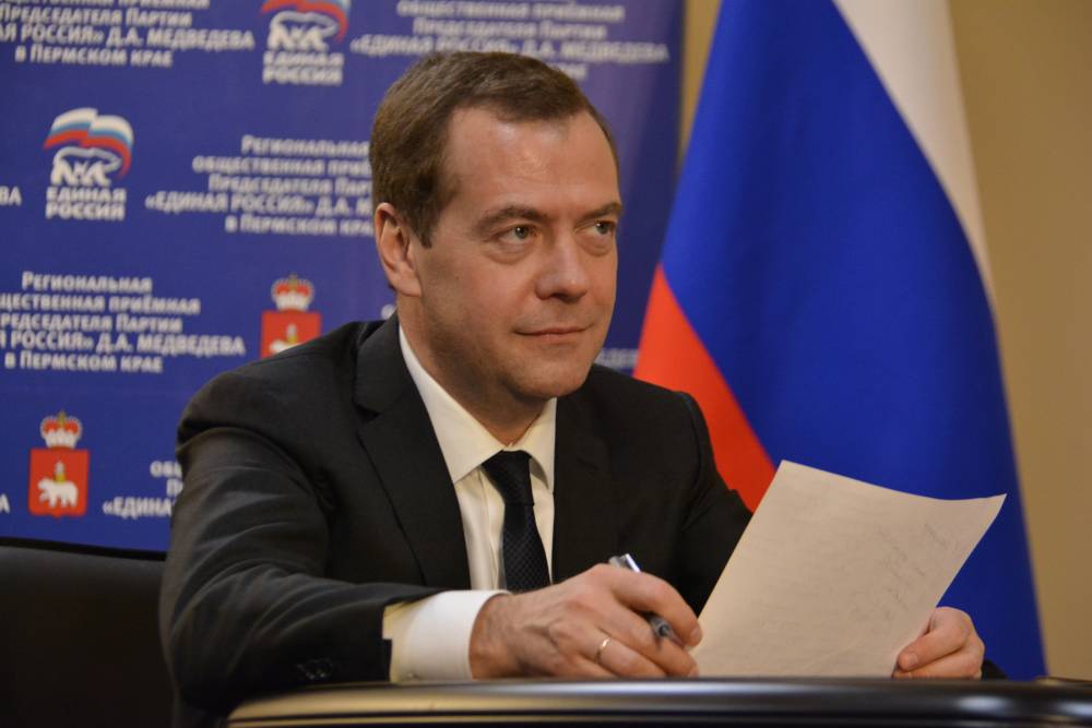 Очевидцы сняли кортеж премьера Дмитрия Медведева в Перми