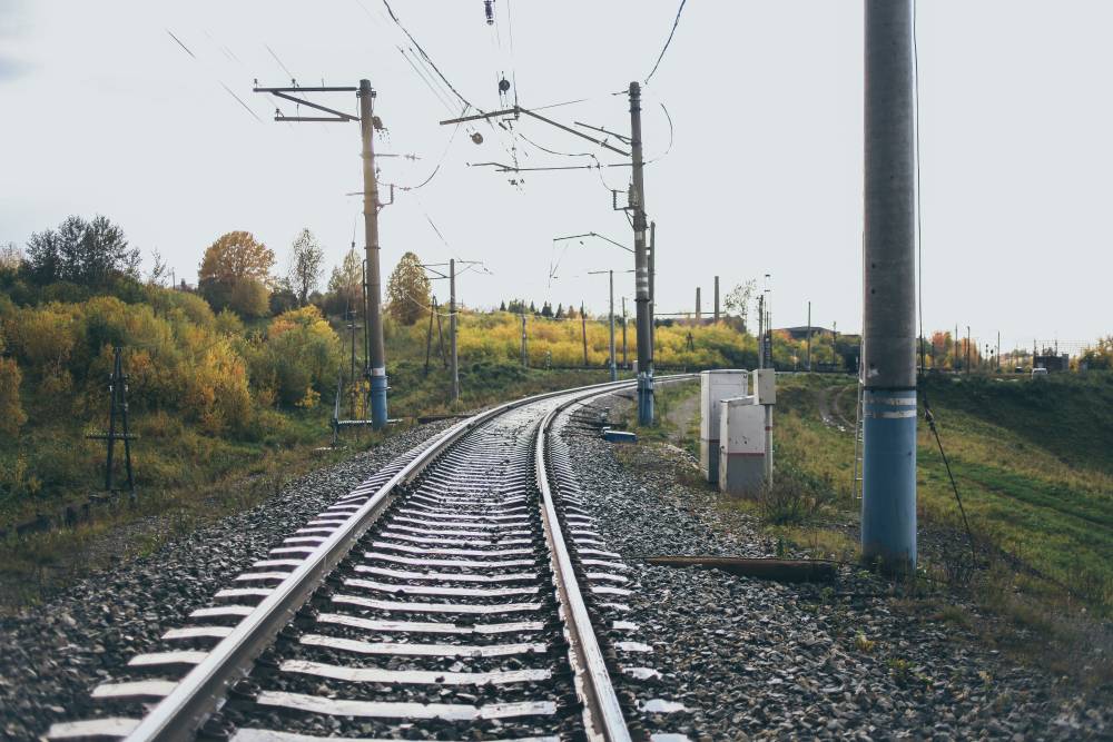 ​В Пермском крае от удара током на железной дороге погиб школьник