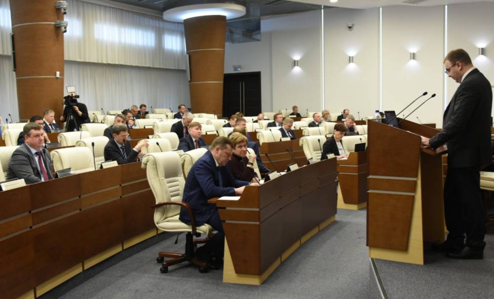 Оперативные меры поддержки. Краевой парламент утвердил законопроект об изменениях бюджета