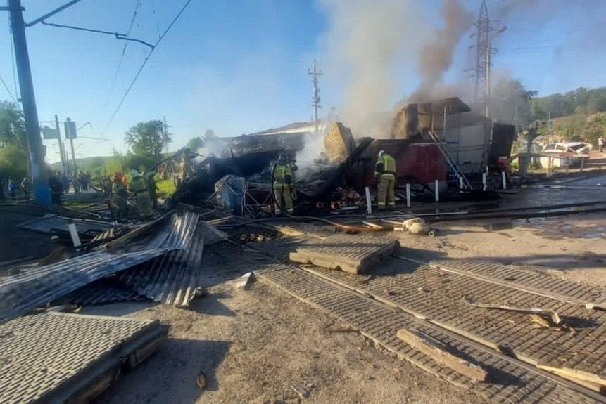 Число пострадавших в аварии на железнодорожном переезде в Прикамье выросло до восьми