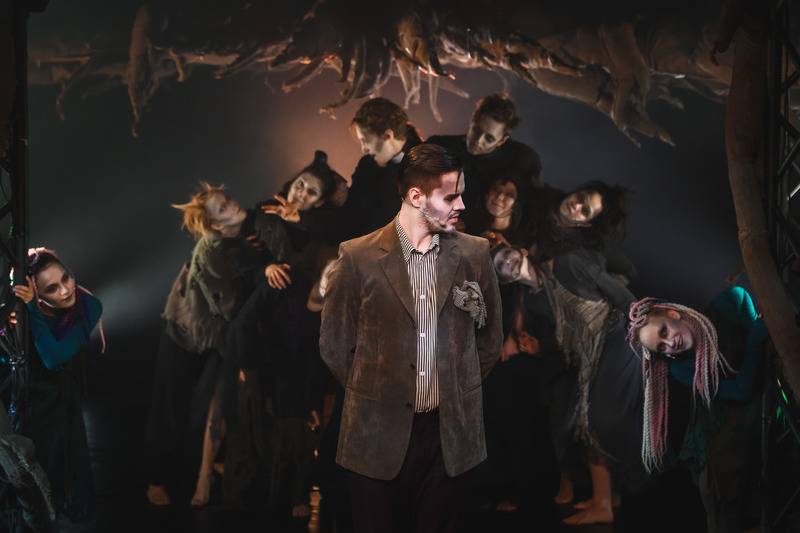 ​Квест-загадка в «Сонной лощине» (12+): Театр-Театр в Перми представил мистический мюзикл