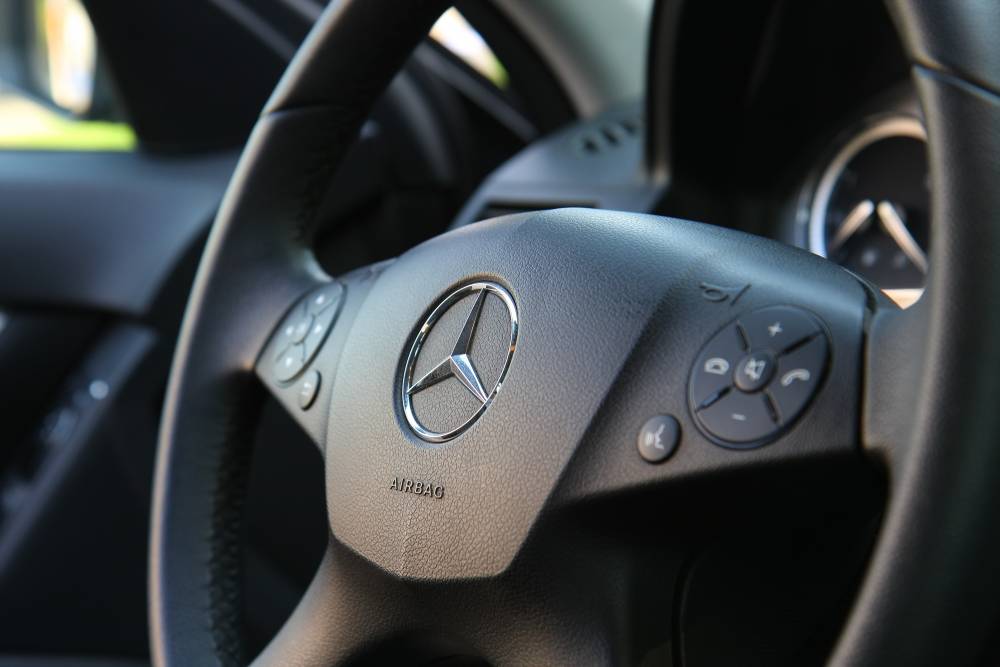 ​Житель Перми оплатил 146 штрафов и избежал ареста Mercedes-Benz