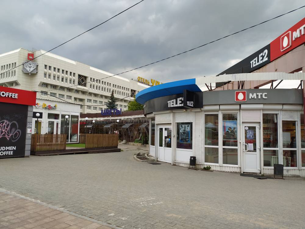 ​Суд возобновил, а затем сразу приостановил дело об изъятии торговых объектов у ЦУМа в Перми