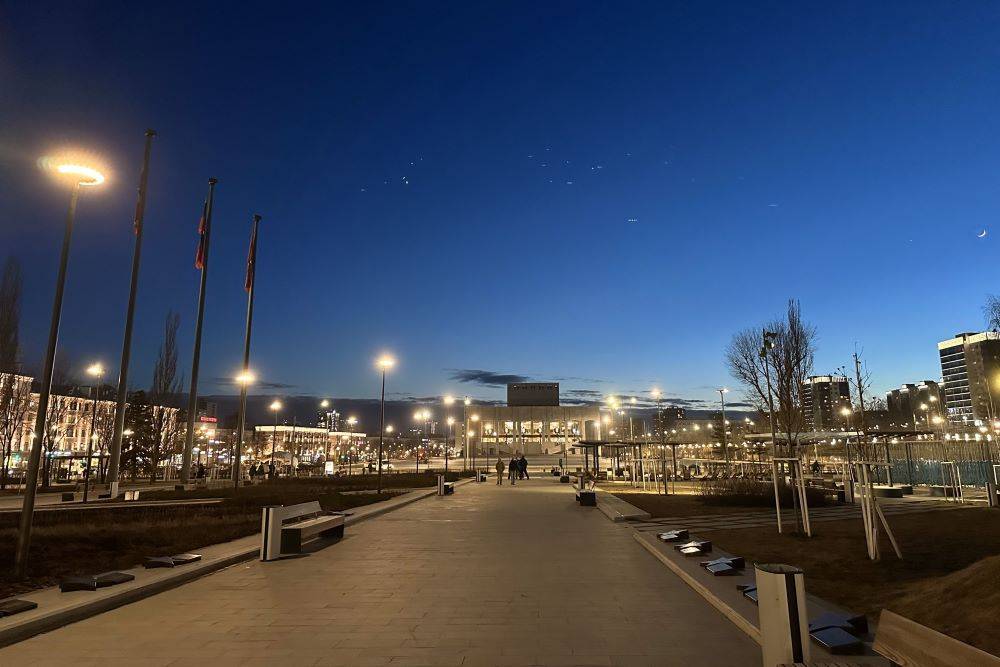 Звездное небо вместо цветов: какие романтичные подарки приготовили пермские мужчины