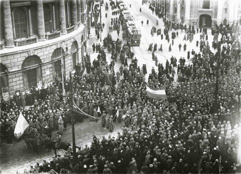 В Центральном выставочном зале Перми открылась выставка о революции 1917 года