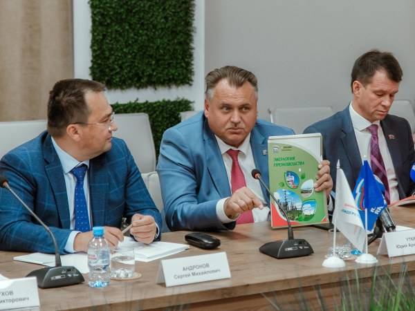 На предприятии «ЛУКОЙЛ-Пермнефтеоргсинтез» прошел круглый стол «Экология производства»