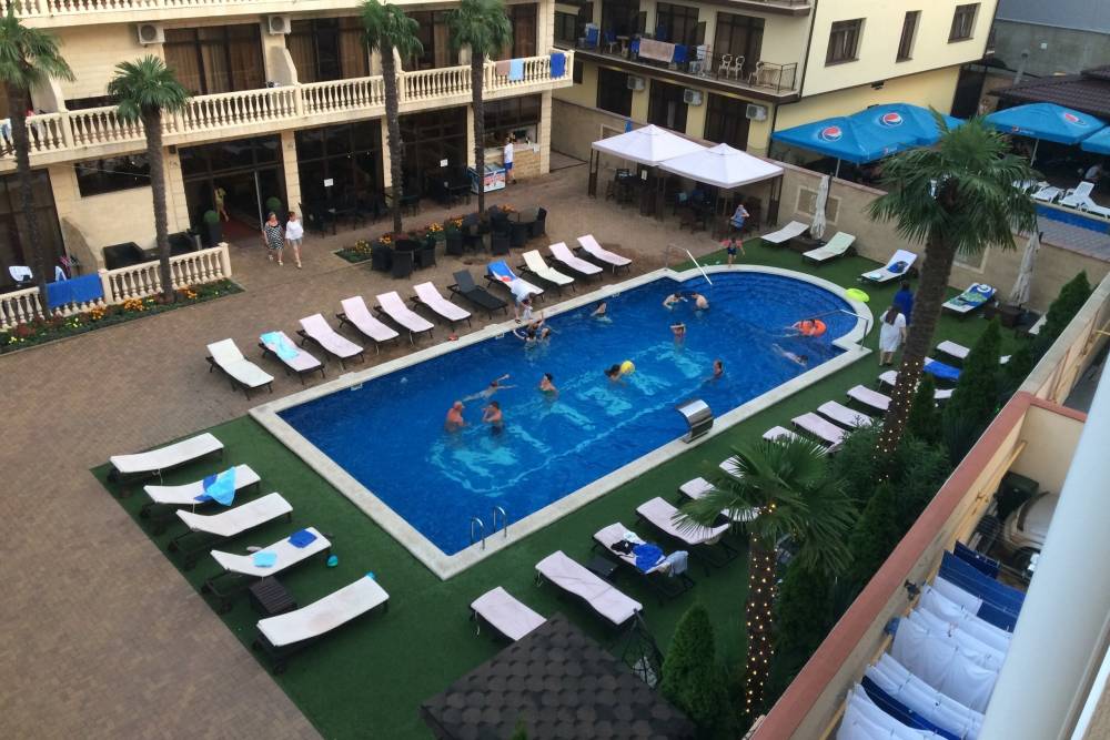 Аналитики назвали популярные туристические направления рядом с кафе 