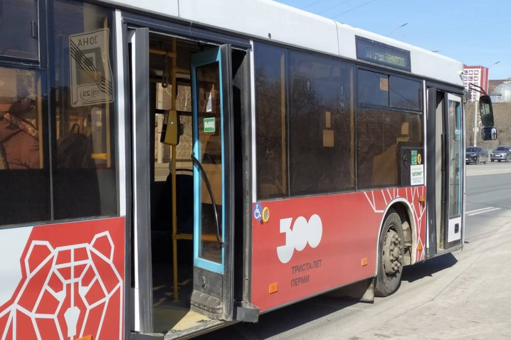 В Свердловском районе Перми водитель автобуса сбил девушку  