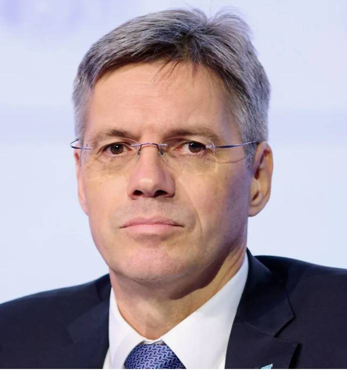 Прогноз по рублю: ВТБ допустил ослабление до 90 руб./$ к концу следующего года