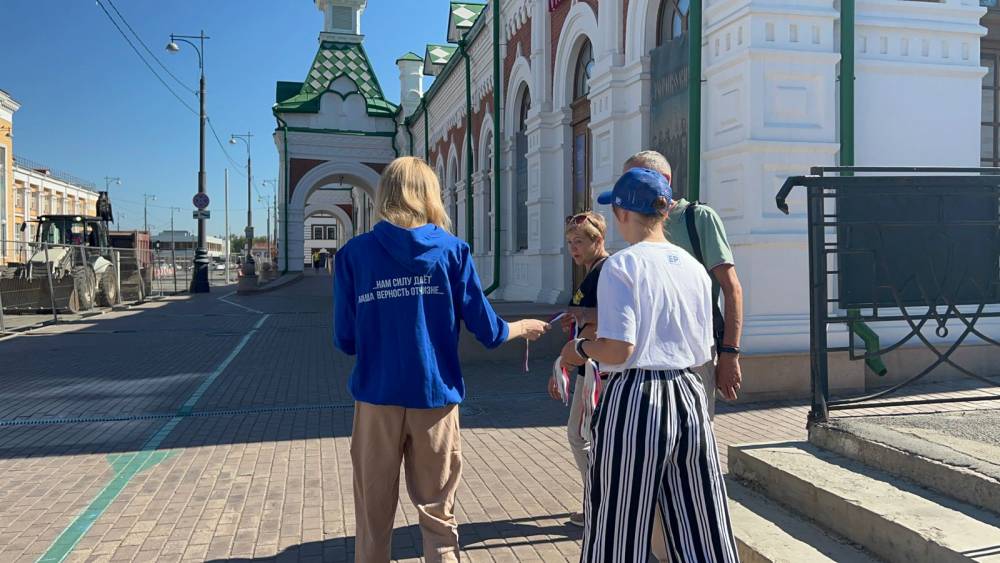 В Перми в честь Дня государственного флага РФ прошёл автопробег «Единой России»