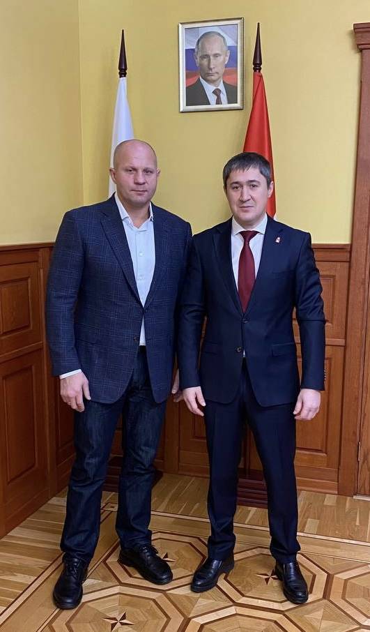 Дмитрий Махонин провел рабочую встречу с 4-кратным чемпионом мира по ММА Федором Емельяненко