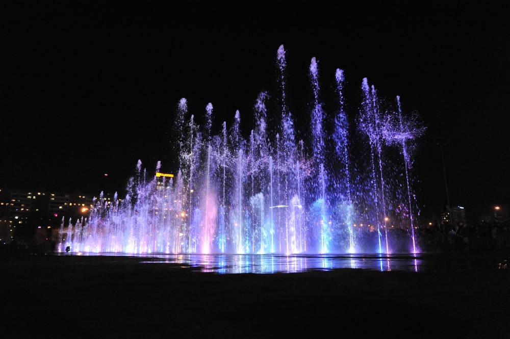 ​В Перми начал работу фонтан на площади перед Театром-Театром 