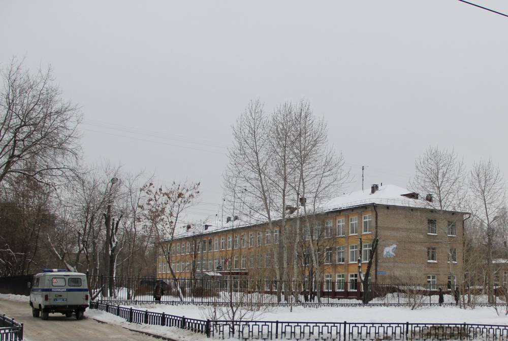 Два дня после ЧП в Перми. Школа №127 пока закрыта, учительница жива