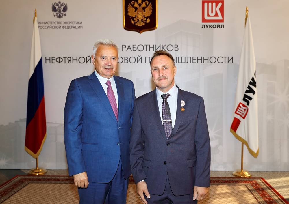 ​Генеральный директор «ЛУКОЙЛ-ПЕРМИ» Олег Третьяков получил награду от президента