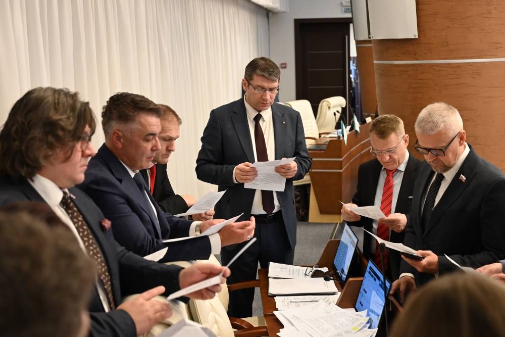 Решения, меняющие жизнь. В краевом парламенте прошло заключительное в году пленарное заседание