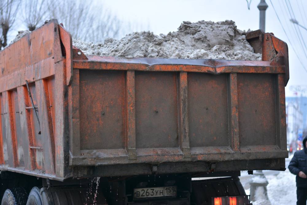 ​В Кировском районе Перми обнаружены 42 дома с неочищенными от снега и льда крышами