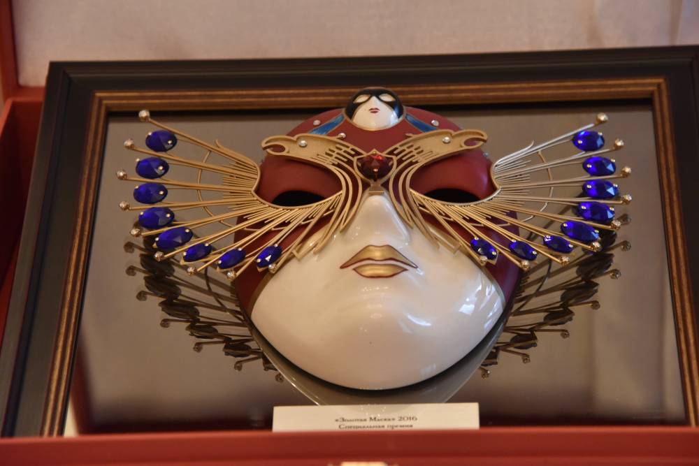 ​Срывая золотые маски. Обозреватель Business Class подводит итоги недели 