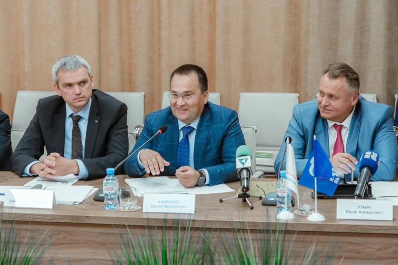  Под контролем общества 